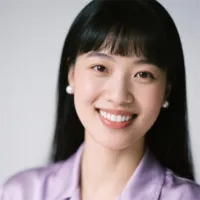 Lisa Wang - Social media manager using tumblr video downloader to download tumblr video free for content creation